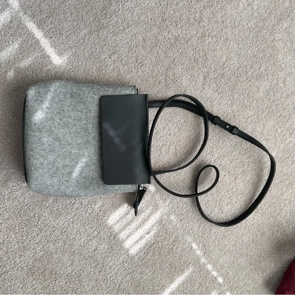 Graf Lantz X Eileen Fisher Wool and Leather Cross - Picture 2 of 12